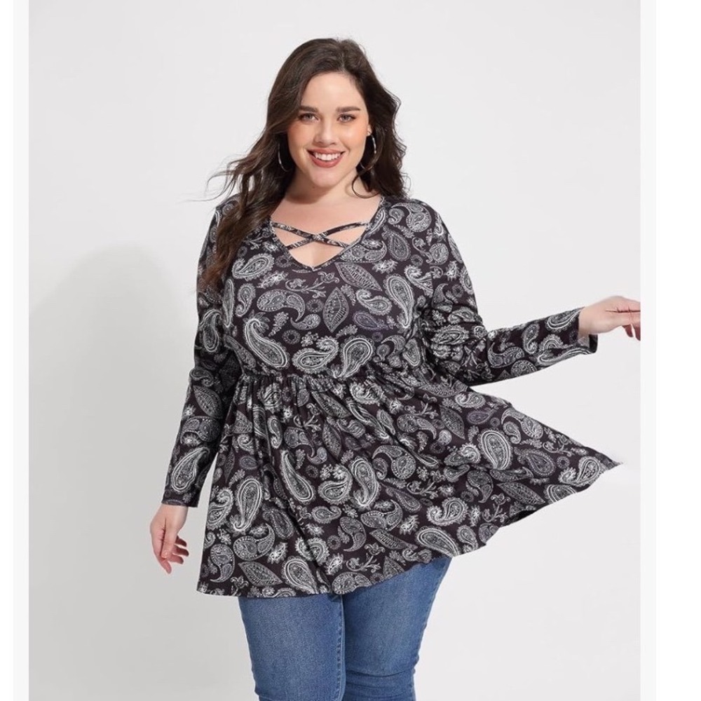 TIYOMI Womens Plus Size XL‎ Paisley Tunic Top Black White Long Sleeve Romantic